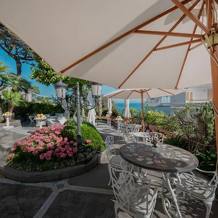 Luxury Villa Excelsior Parco-2